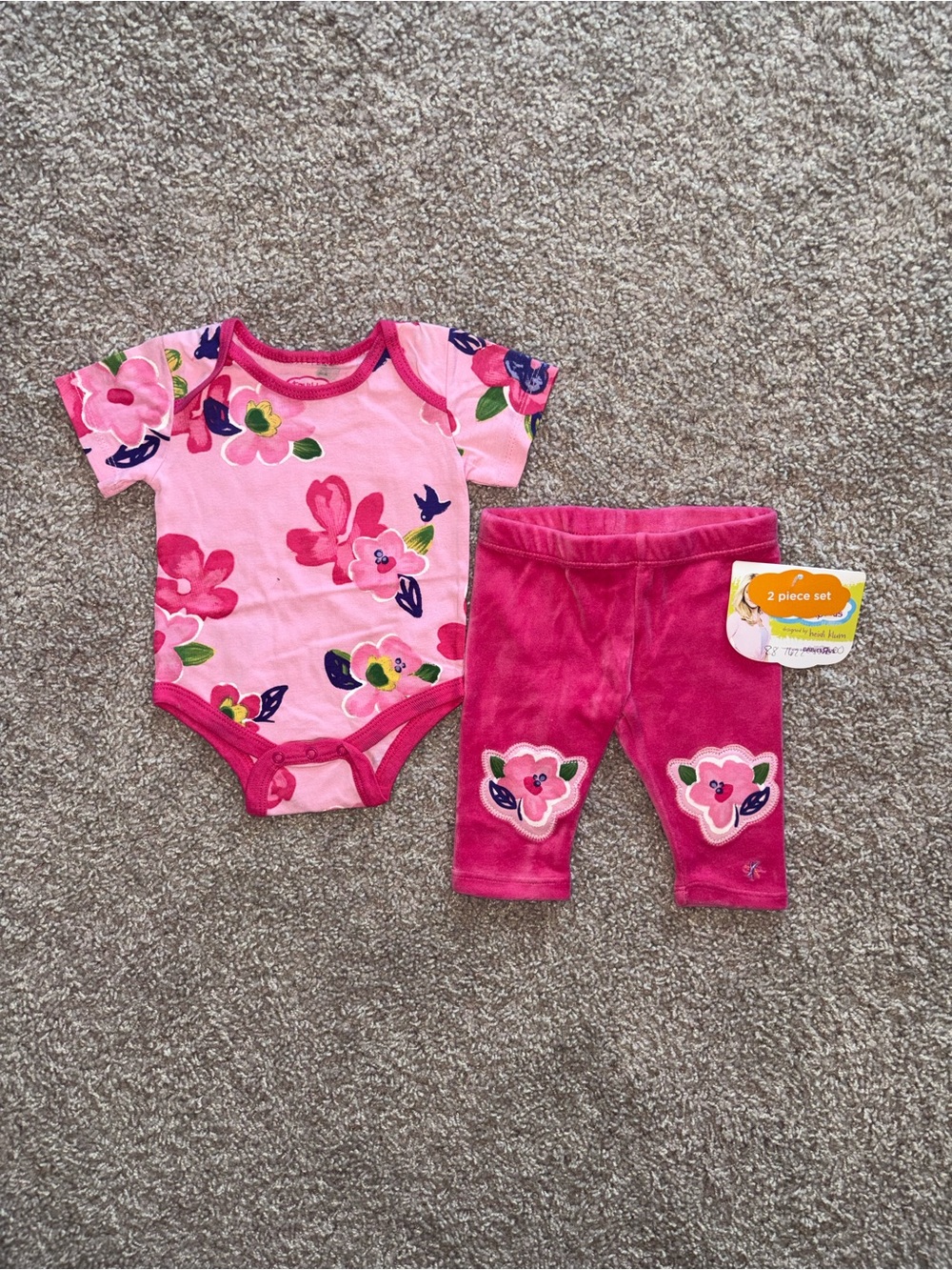 NWT Truly Scrumptious by Heidi Klum 2 Piece Floral Bodysuit & Velour Pants Set 3